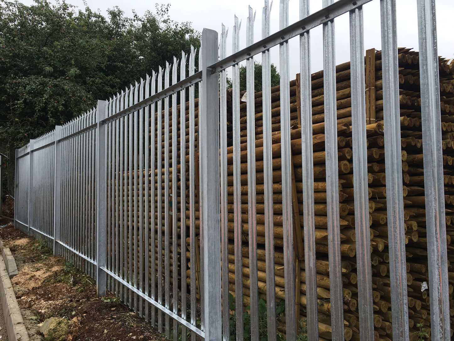 Steel Palisade Fencing Kits | Triple-Point 2mm W Pale